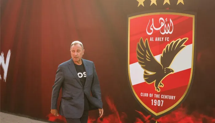 الخطيب يجتمع بـ عموتة بعد التعادل مع المقاولون العرب