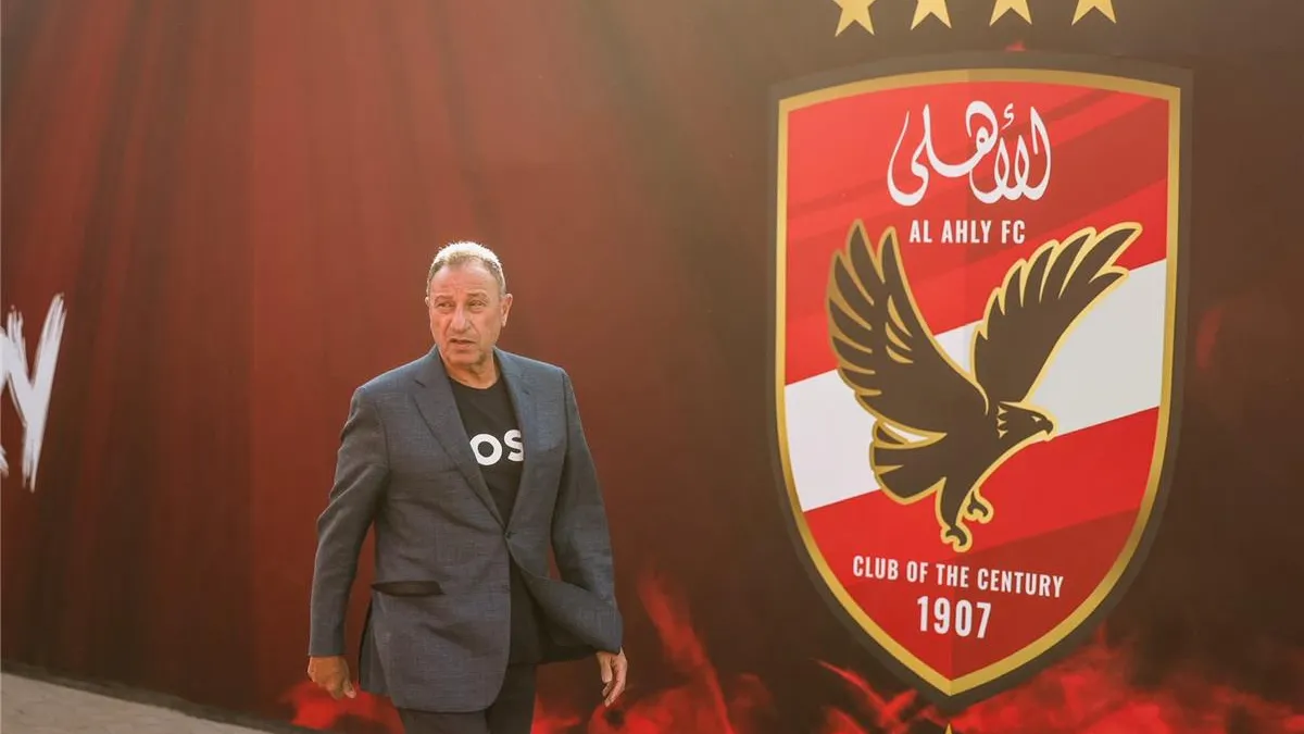 الخطيب يجتمع بـ عموتة بعد التعادل مع المقاولون العرب