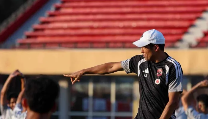 لاعب قد يشارك لأول مرة مع الأهلي أمام سموحة
