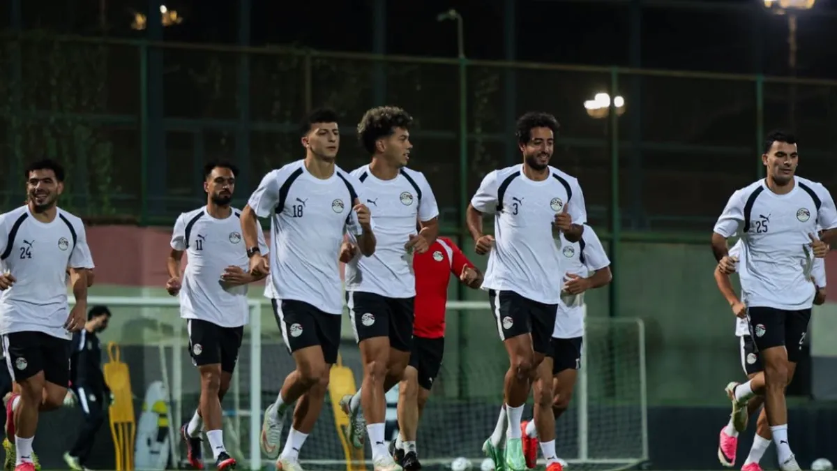 موقف إمام عاشور من المشاركة في مباراة مصر وأنجولا.. وبديل مروان عطية الموقوف؟
