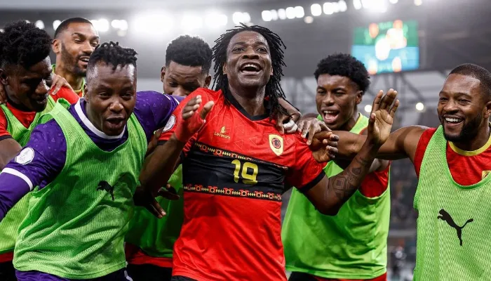 منتخب أنجولا لكرة القدم.. بصمة سنغالية بقيادة سيسيه ووجوه مألوفة من الدوري المصري في مواجهة مصر