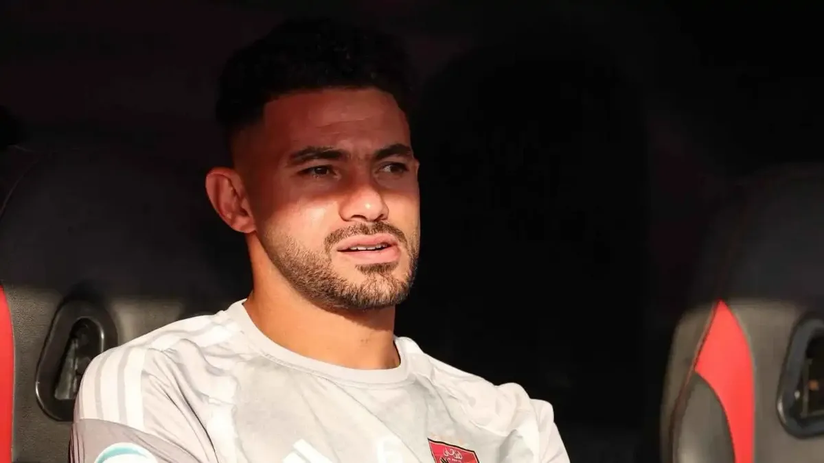 هل تفاوض ياسر إبراهيم مع بيراميدز بعد تجميد مفاوضات التجديد من الاهلي؟