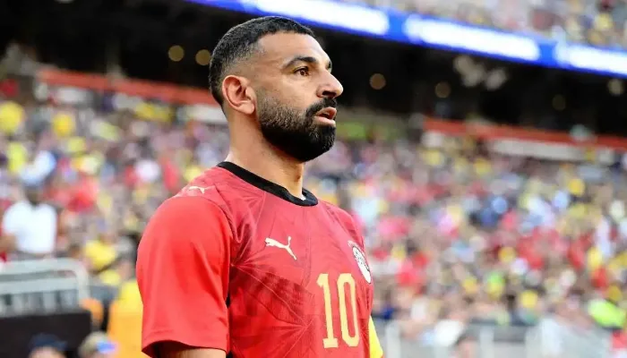 خاص | بعد أنباء التوتر.. إبراهيم حسن يكشف سبب مغادرة محمد صلاح معسكر منتخب مصر