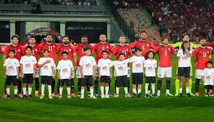 طلب مفاجئ من الأهلي بشأن لاعبيه مع منتخب مصر