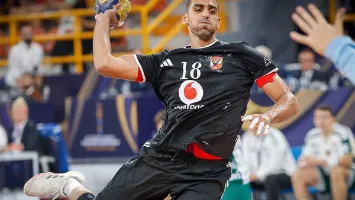 الأهلي يهزم فوكس برلين الألماني ويضرب موعدا مع الزمالك لتحديد ثالث كأس العالم لليد
