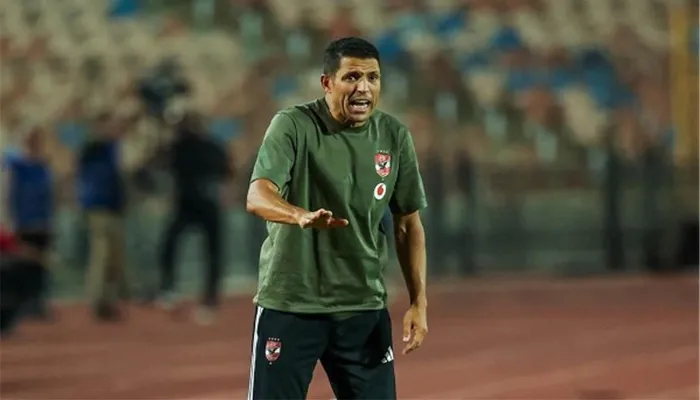 رد فعل مفاجئ من عموتة بعد مباراة سموحة.. وتهديد صريح للاعبي الأهلي