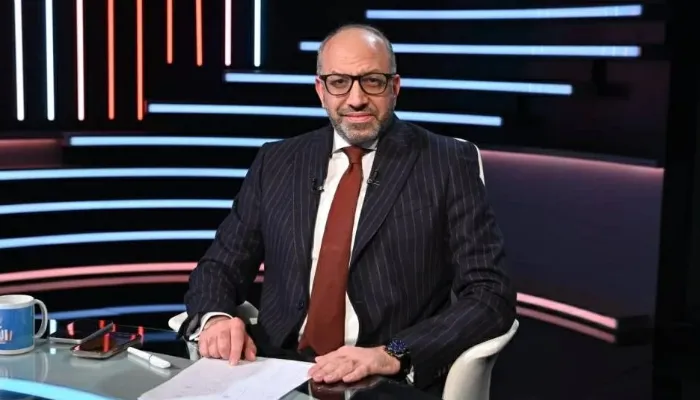 قناة الأهلي تلقن حسام المندوه درسًا قاسيًا: بص في ورقتك.. واتكلم عن الزمالك فقط