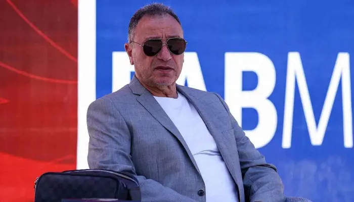 أول رد من الأهلي على اتهامات حسام المندوه بشأن عقود اللاعبين