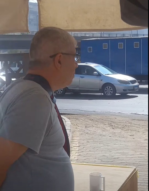أحمد شوبير يتابع الموقف بعد حريق سيارته